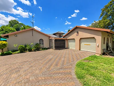 3 Bedroom House For Sale in Newcastle - G7qK.webp