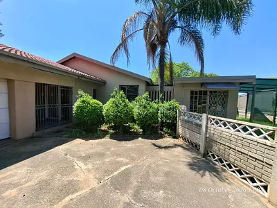 5 Bedroom House For Sale in Newcastle - A3rE.webp