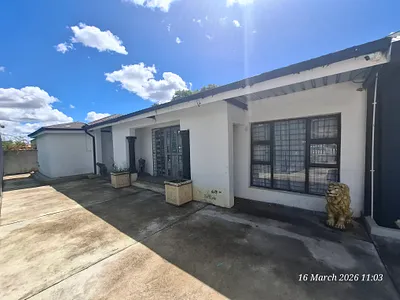 4 Bedroom House For Sale in Newcastle - DZ67.webp