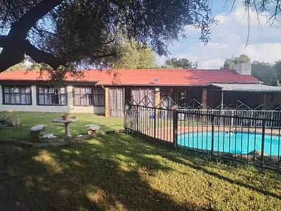 4 Bedroom House For Sale in Newcastle - 7Qn3.webp