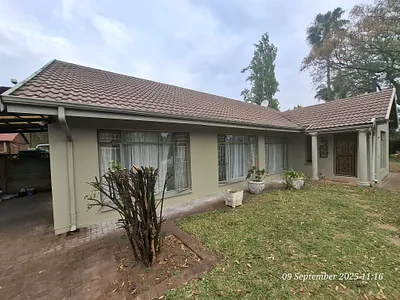 3 Bedroom House For Sale in Newcastle - WNxP.webp