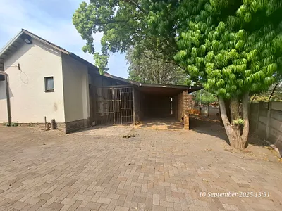 4 Bedroom House To Rent in Newcastle - M9DJ.webp