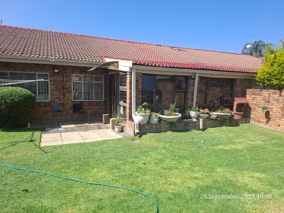 3 Bedroom Townhouse For Sale in Newcastle - img
