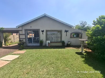 3 Bedroom House For Sale in Newcastle - img