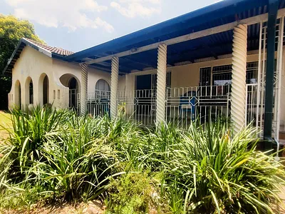 4 Bedroom House For Sale in Newcastle - img