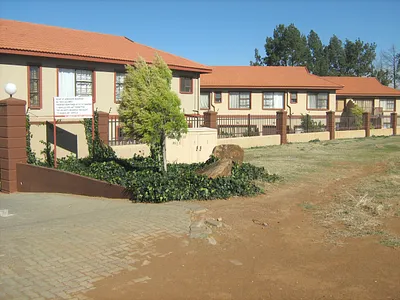 2 Bedroom Townhouse For Sale in Newcastle - img