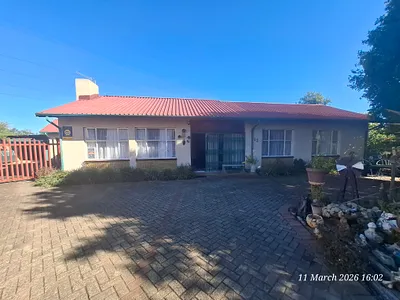 3 Bedroom House For Sale in Newcastle - img
