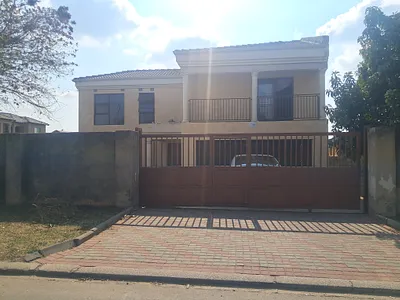 4 Bedroom House For Sale in Kempton Park - img