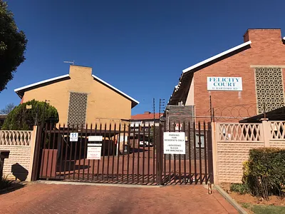 2 Bedroom Apartment For Sale in Krugersdorp - img