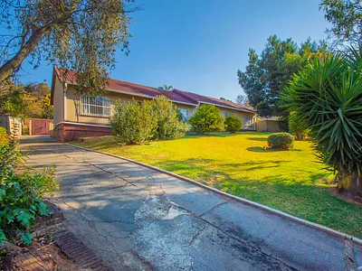 7 Bedroom House For Sale in Krugersdorp - HUac.webp