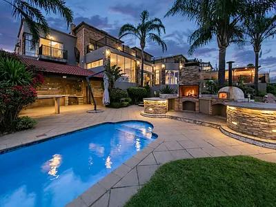 5 Bedroom House For Sale in Roodepoort - ZT4Y.webp