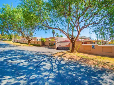 4 Bedroom House For Sale in Krugersdorp - tXoa.webp