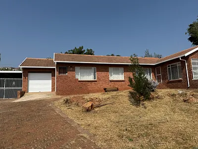 2 Bedroom House To Rent in Krugersdorp - 3JGd.webp