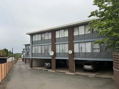 2 Bedroom Apartment For Sale in Krugersdorp - img