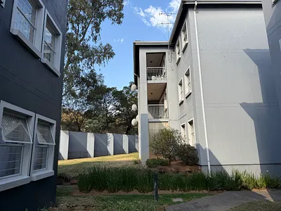 2 Bedroom Apartment For Sale in Randburg - hAFt.webp