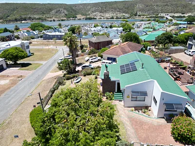 3 Bedroom House For Sale in Stilbaai West, Stilbaai - C1O1.webp