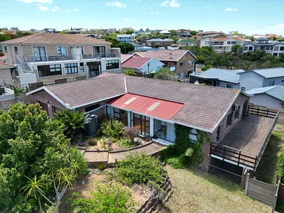 2 Bedroom House For Sale in Stilbaai West, Stilbaai - yWre.webp