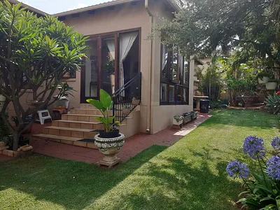 3 Bedroom Townhouse For Sale in Krugersdorp - WcE7.webp