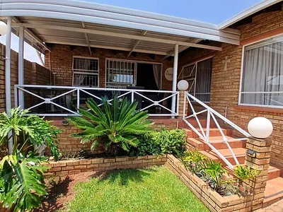 3 Bedroom Townhouse For Sale in Krugersdorp - FRbP.webp
