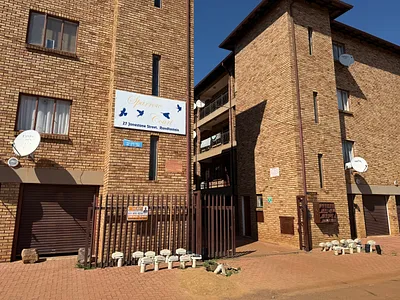 2 Bedroom Apartment For Sale in Randfontein - eLXg.webp