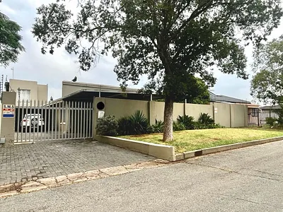 4 Bedroom House For Sale in Boksburg - PrGG.webp