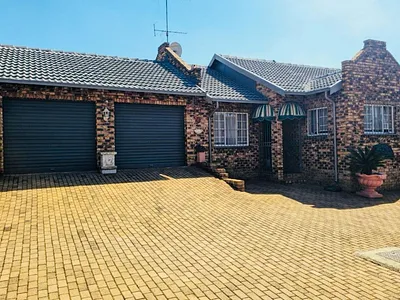 3 Bedroom Townhouse For Sale in Krugersdorp - img
