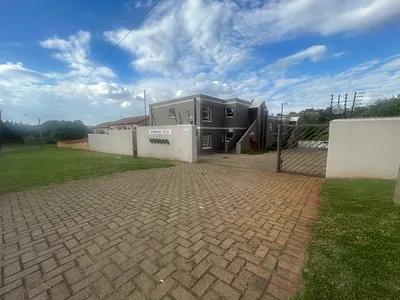 2 Bedroom Apartment For Sale in Roodepoort - G6qC.webp