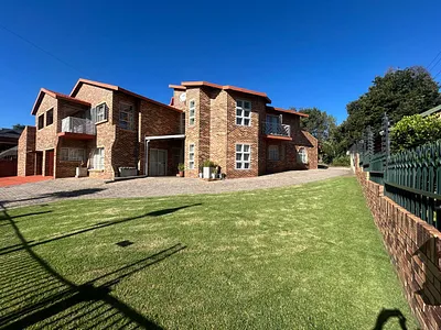 6 Bedroom House For Sale in Krugersdorp - 3Pu1.webp