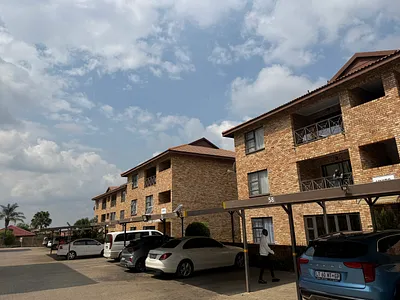 2 Bedroom Apartment For Sale in Roodepoort - FnN6.webp