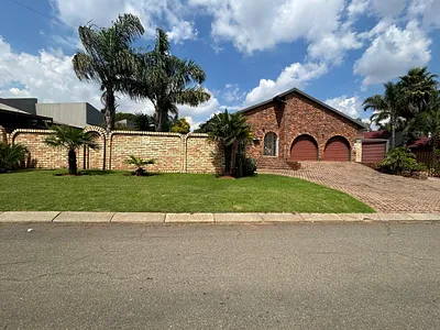 5 Bedroom House For Sale in Randfontein - o7yv.webp