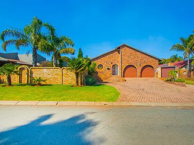 5 Bedroom House For Sale in Randfontein - qPdO.webp