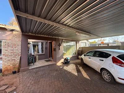 3 Bedroom Townhouse For Sale in Helikonpark, Randfontein - s3xc.webp