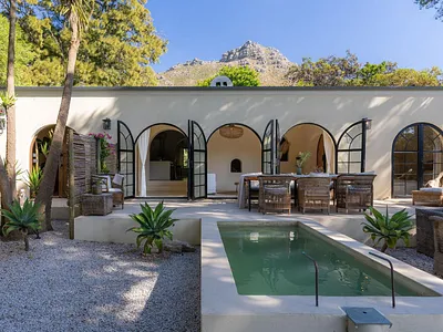 6 Bedroom House For Sale in Hout Bay - HEkp.webp