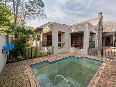 3 Bedroom House For Sale in Johannesburg - 3KbO.webp