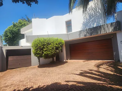 4 Bedroom Townhouse For Sale in Bedfordview - img