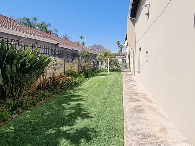 3 Bedroom Townhouse For Sale in Bela Bela - OkL2.webp