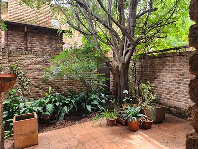 2 Bedroom Apartment For Sale in Pretoria - JNZu.webp