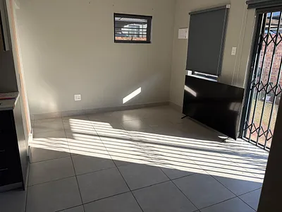 3 Bedroom House To Rent in Lion Pride Lifestyle Estate, Randburg - b0JP.webp