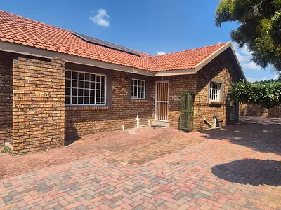 3 Bedroom House For Sale in Nelspruit - img