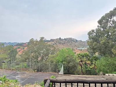 6 Bedroom House For Sale in Roodepoort - 0i8P.webp