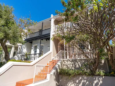 3 Bedroom House For Sale in Cape Town - pmH0.webp