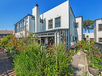 3 Bedroom House For Sale in Baronetcy Estate, Parow - Na4r.webp