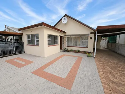 3 Bedroom House For Sale in Goodwood - tLBM.webp