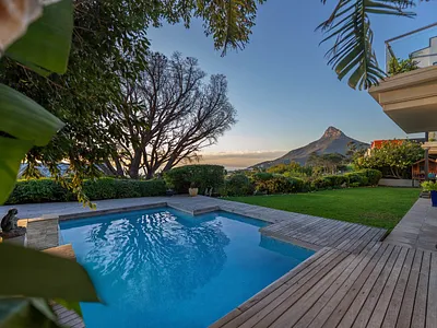 6 Bedroom House For Sale in Cape Town - HwE1.webp
