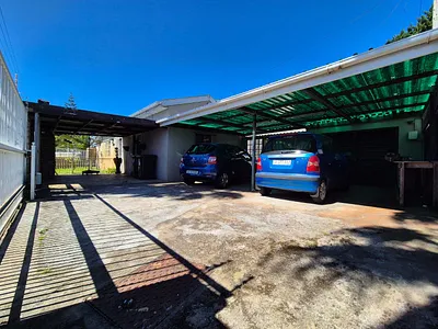 2 Bedroom House For Sale in Cape Town - uvmT.webp