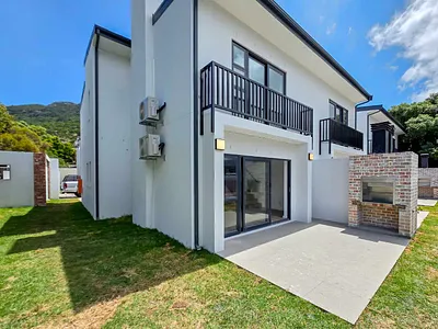 3 Bedroom Townhouse To Rent in Hout Bay - sJHo.webp