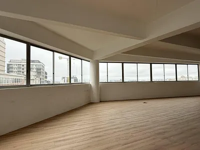 Commercial Property To Rent in Cape Town - 12Br.webp