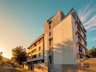 2 Bedroom Apartment For Sale in Cape Town - rQRD.webp