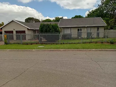 4 Bedroom House For Sale in Benoni - sWXG.webp