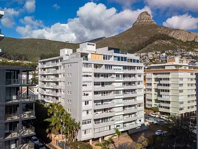 3 Bedroom Apartment For Sale in Cape Town - OujG.webp